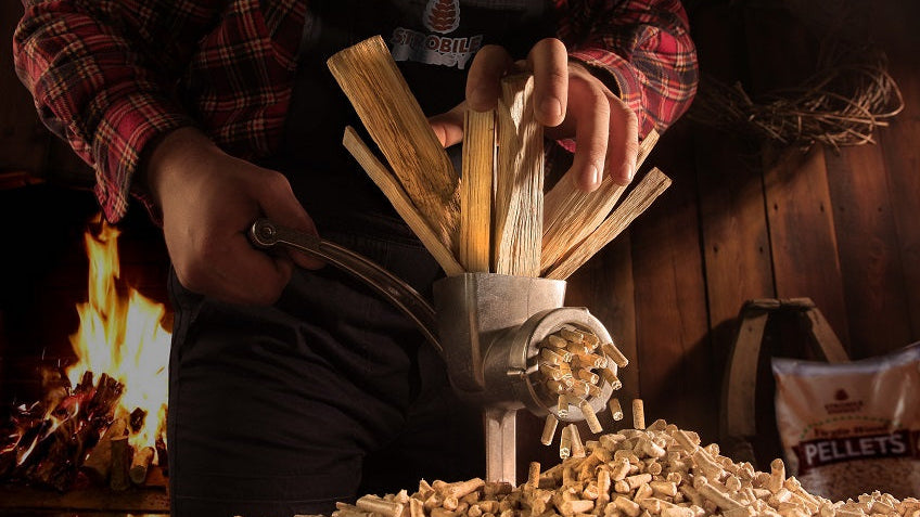Light wood pellets directly from production