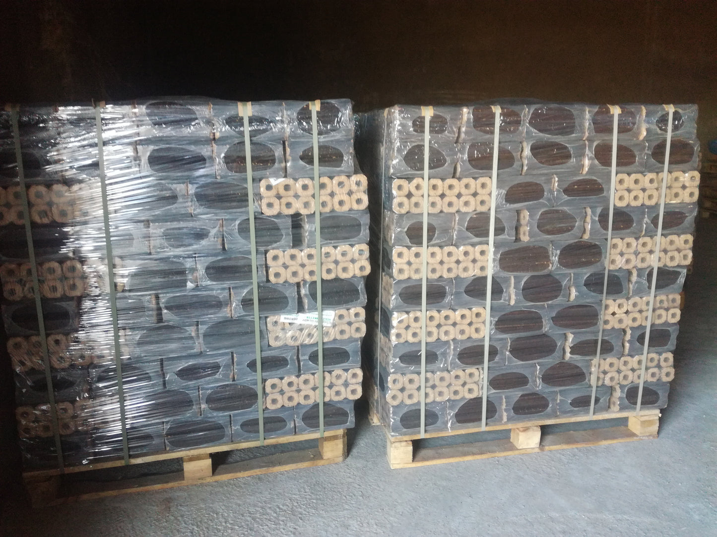 Wood Briquettes Pini kay Highlander, Pure Beech, Octagonal shape, 10 kg sacks, end-trimmed